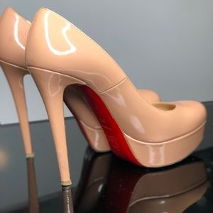 Christian louboutin nude patent women’s heels